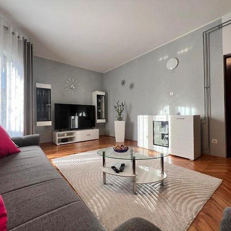 Apartment Tigo - 2 Bedrooms, 2 Bathrooms, Terrace And Big Garden Fažana Kültér fotó